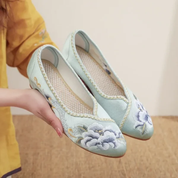 Elegant Streetwear Cheongsam Traditional Chinese Ethnic Style Shoes for Women Embroidery Womens Shoes Casual Fashion Vintage - Image 4