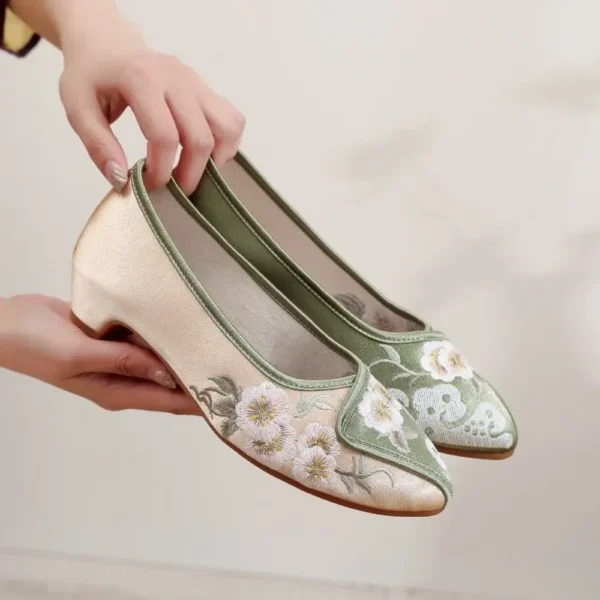 Elegant Streetwear Cheongsam Traditional Chinese Ethnic Style Shoes for Women Embroidery Womens Shoes Casual Fashion Vintage - Image 2