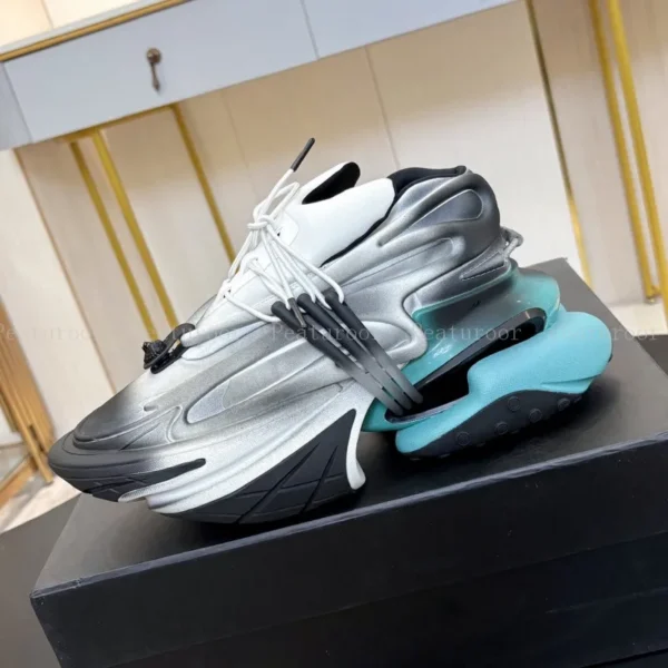 New Men Sports Shoes Platform Sneakers Lace Up Gradient Colors Running Casual Shoes Women Flats Loafers 35-46 Top Quality